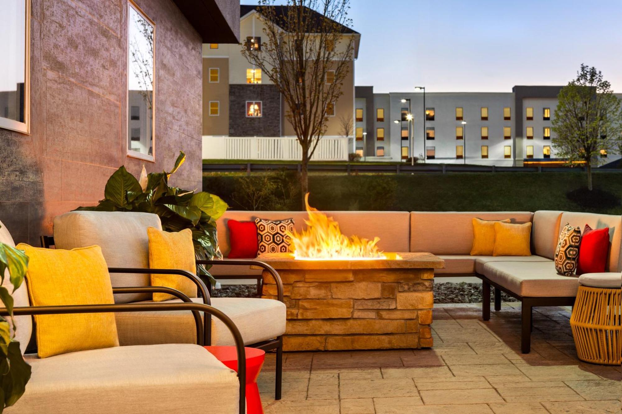 Home2 Suites By Hilton York Exteriör bild